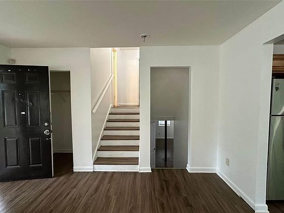2nd image of 1247 Shoreham Dr