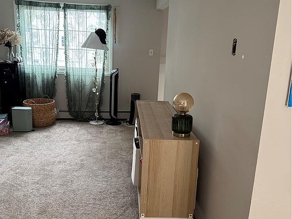 5th image of 639 Albert St #7