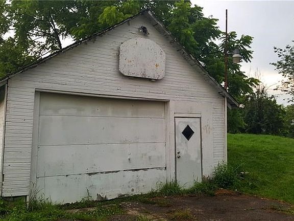 1 car garage with room for storage
