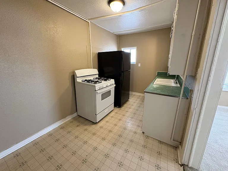 216 S Avenue I #1 — Photo 9