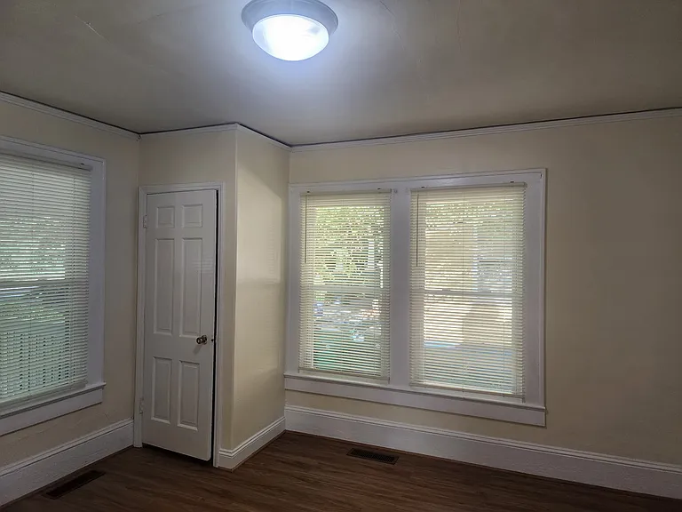 3109 Tuckaseegee Rd — Photo 2