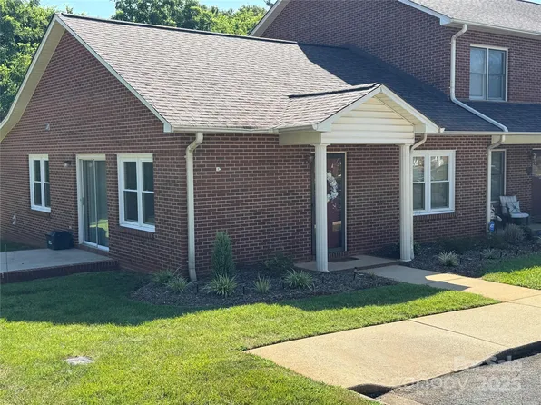 102 Brandywine Dr NE APT F1, Conover, NC 28613