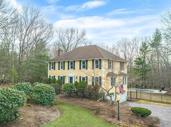 9 Thayer St, Upton, MA 01568