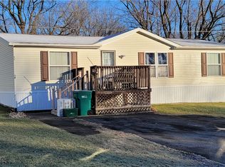 54 Tidd Ave, Farmington, NY 14425