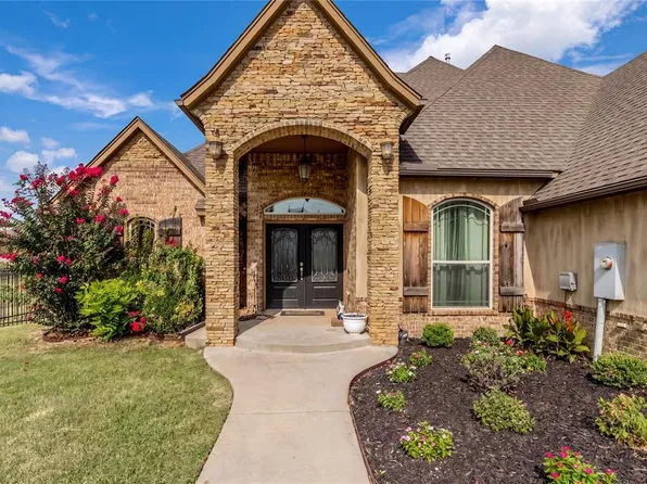 413 S Riverside Dr, Moore, OK 73160