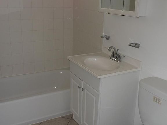 3rd image of 9507 Roanoke Dr