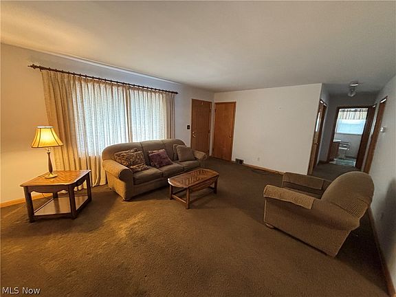5th image of 1924 Westwood Dr NW