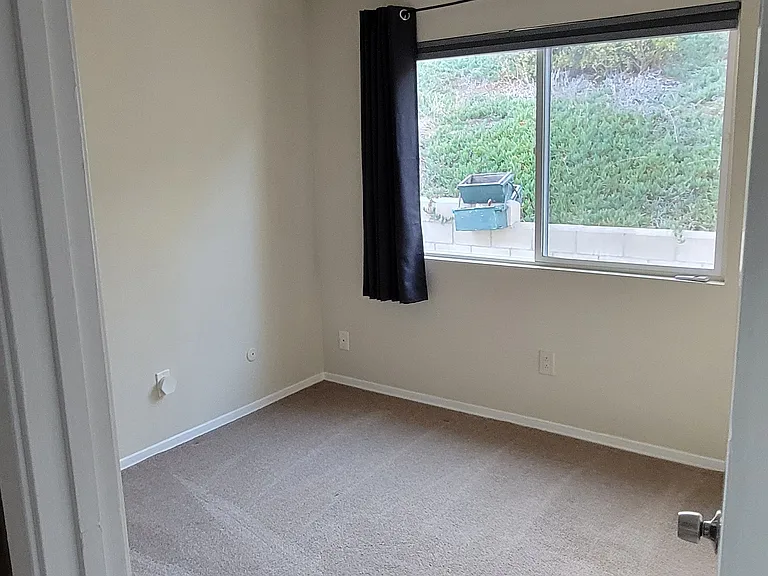 1318 Clarence Dr — Photo 5