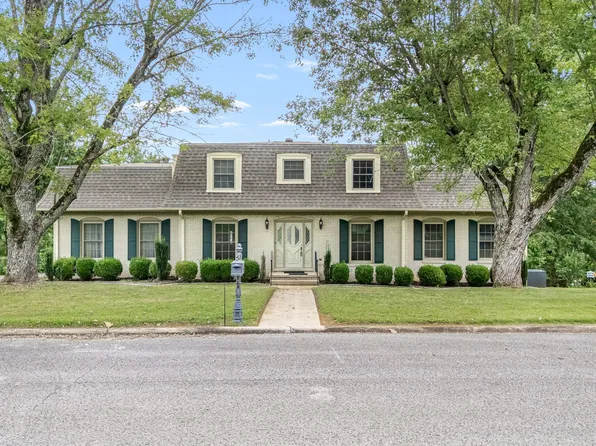 1007 Highland Dr, Fayetteville, TN 37334