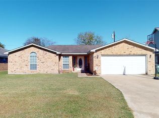 1311 E Washington St, Giddings, TX 78942