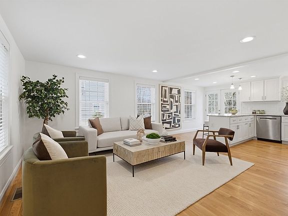 5th image of 54 Union St
