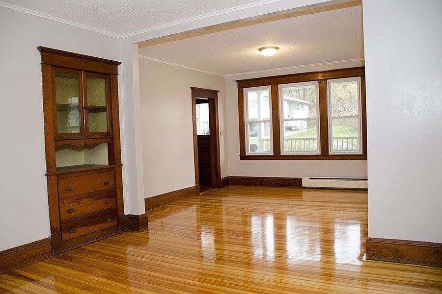 2nd image of 24 Burton St