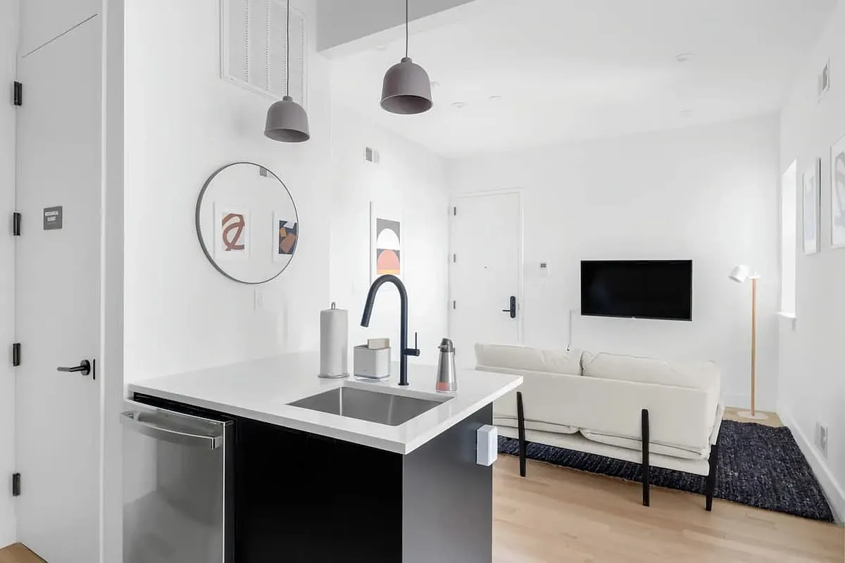 529 Monroe Street — Photo 1
