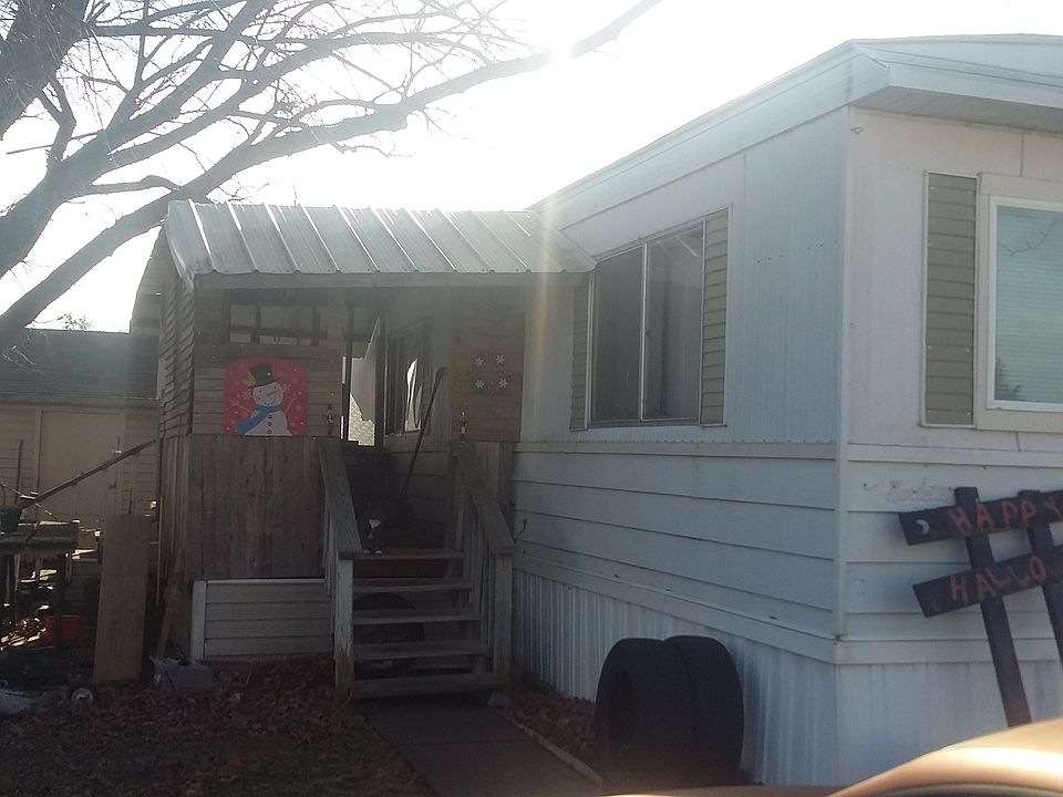 Front view of home