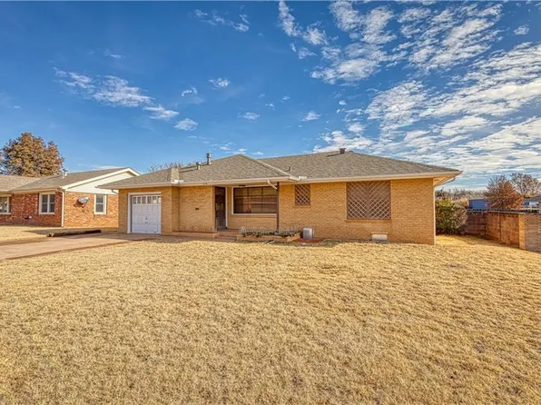 110 Sunset St, Elk City, OK 73644