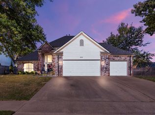 8404 S 7th St, Broken Arrow, OK 74011