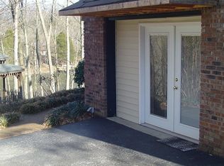 1151 Lakewood Dr, Gallatin, TN 37066