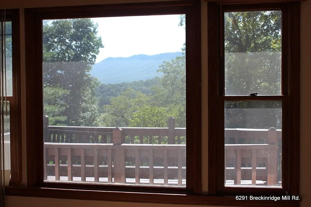 3 bed, 1000 sqft, $1,575 — Photo 2