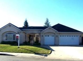 2224 Crescent Moon Dr, Redding, CA 96001