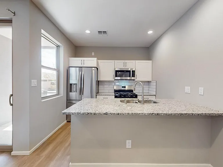 4547 Villa Loma Ln NE — Photo 15