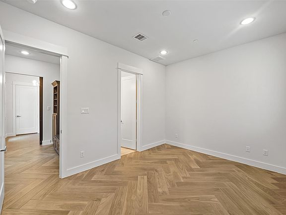 4th image of 616 Roy St