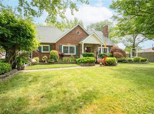945 Mineral Springs Rd, Buffalo, NY 14224