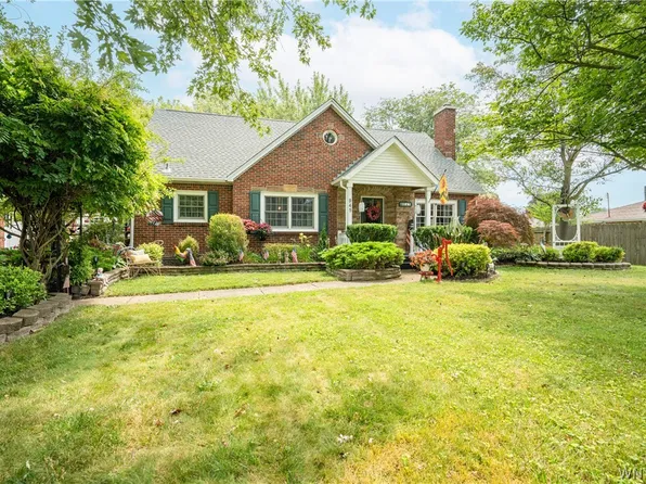 945 Mineral Springs Rd, Buffalo, NY 14224
