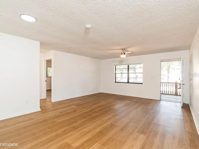 2522 NW 4th Ter #2522 — Photo 17