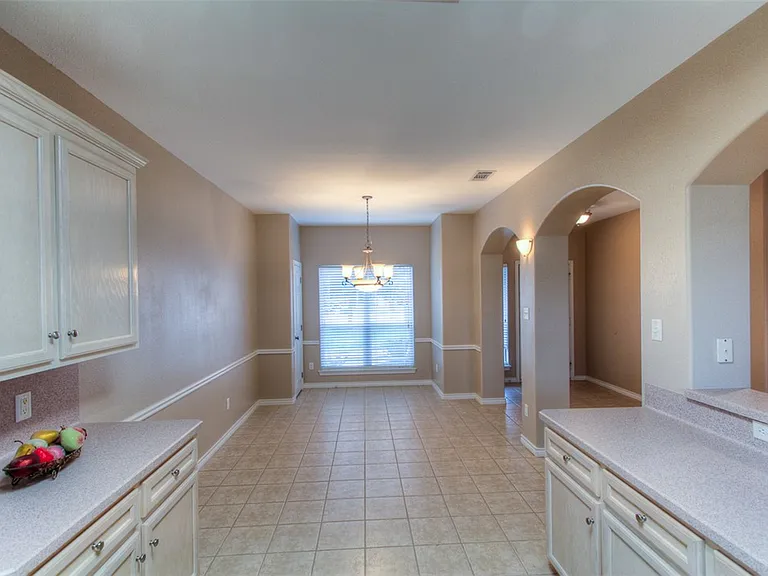 3302 Fredrick Ct — Photo 6