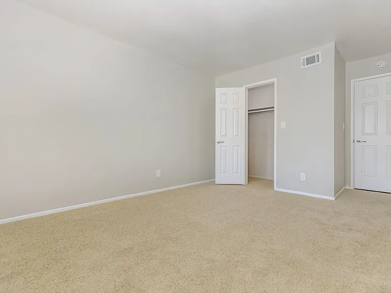 Meadowood Place Apartment Homes — Photo 23