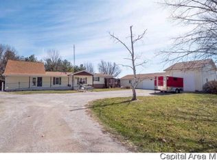 3950 Woodhaven Dr, Springfield, IL 62712