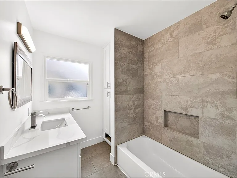 639 N Nora Ave — Photo 32
