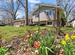 1757 Hickory Hill Dr, Saint Paul, MN 55122