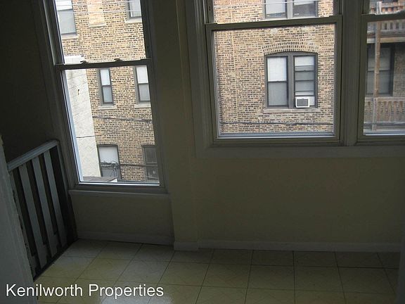 5th image of 853 N Western Ave #3