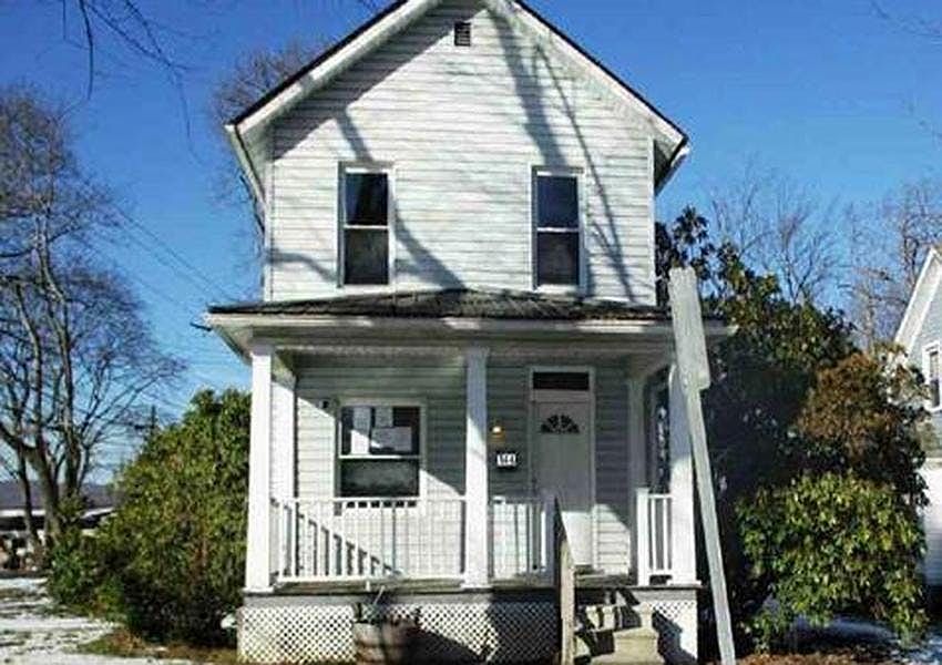 1st image of 144 Wyoming St