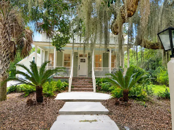 29 Fort Fremont Ct N, Saint Helena Island, SC 29920