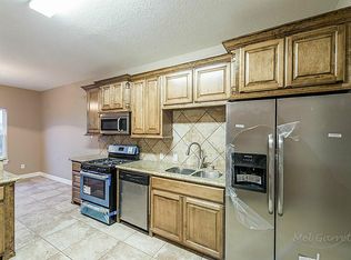 6104 Stoney Brook Dr, Angleton, TX 77515