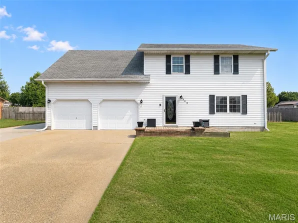 208 Foust Dr, Sikeston, MO 63801