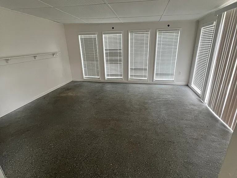 623 Vandenberg St — Photo 15