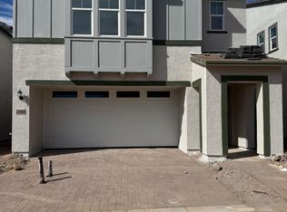 2440 W Maximo Way, Phoenix, AZ 85085