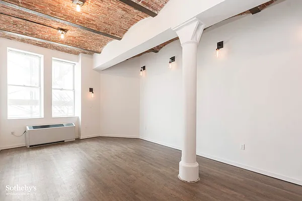 Rented by Sotheby's International Realty | media 18