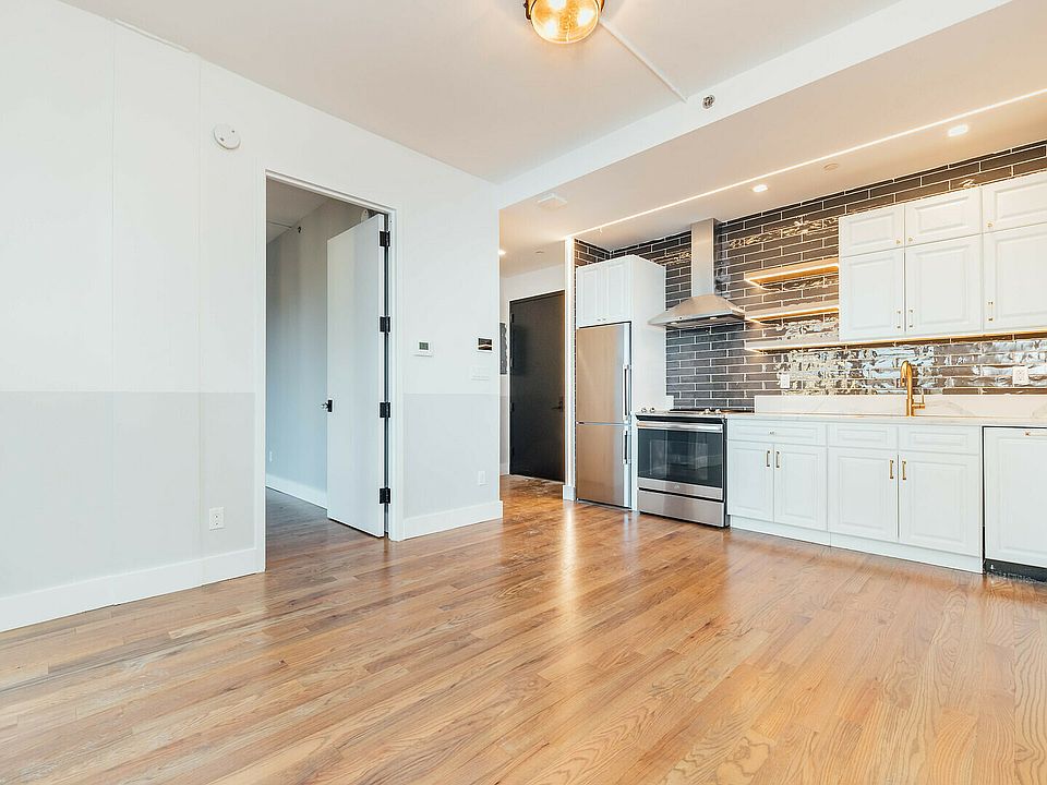 1st image of 115 Stanwix St #7031