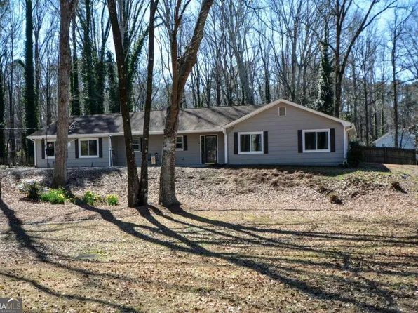 1379 Branchwood Dr, Snellville, GA 30078