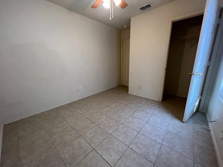 1210 Chaparral St #13B — Photo 31