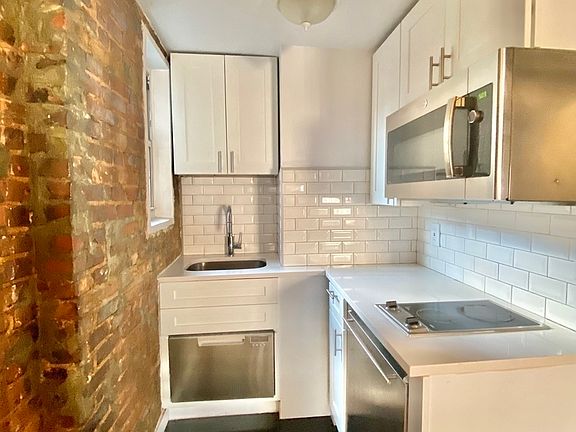 2nd image of 224 Sullivan St #D51a