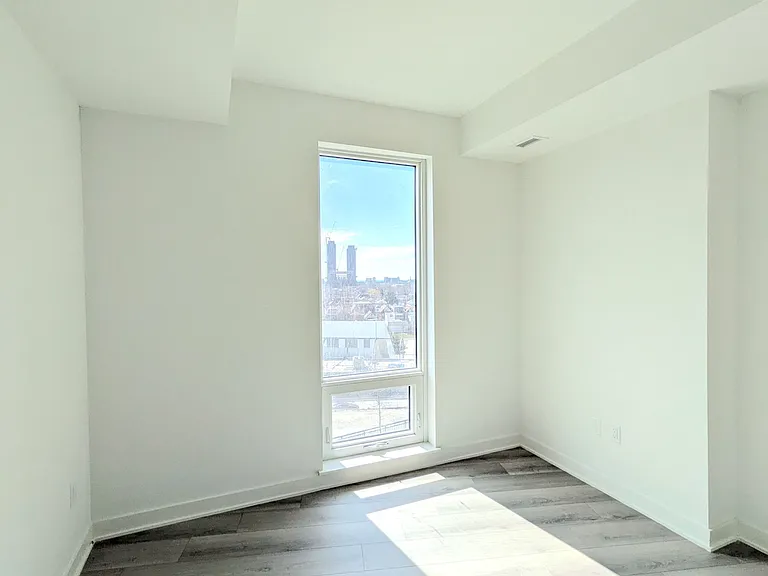 1185 Dupont St #529 — Photo 6