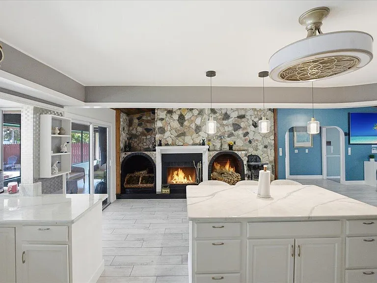 1326 SW Bartell Ave — Photo 32