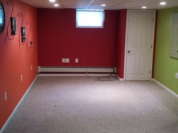 basement livingroom/family r