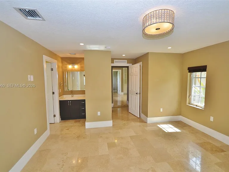 14001 Cypress Ct — Photo 9
