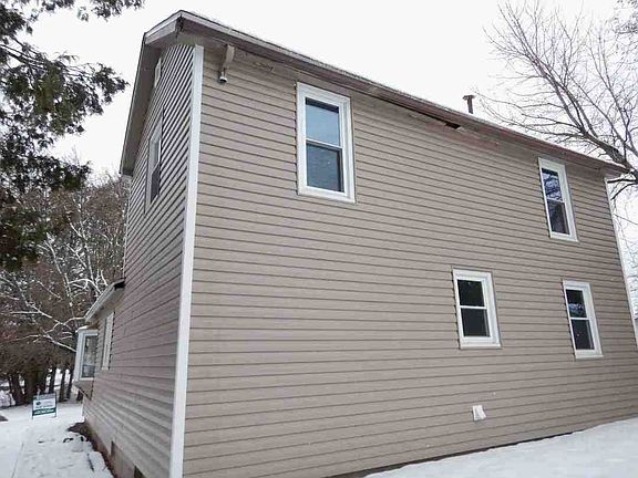 4th image of 410 Washington St